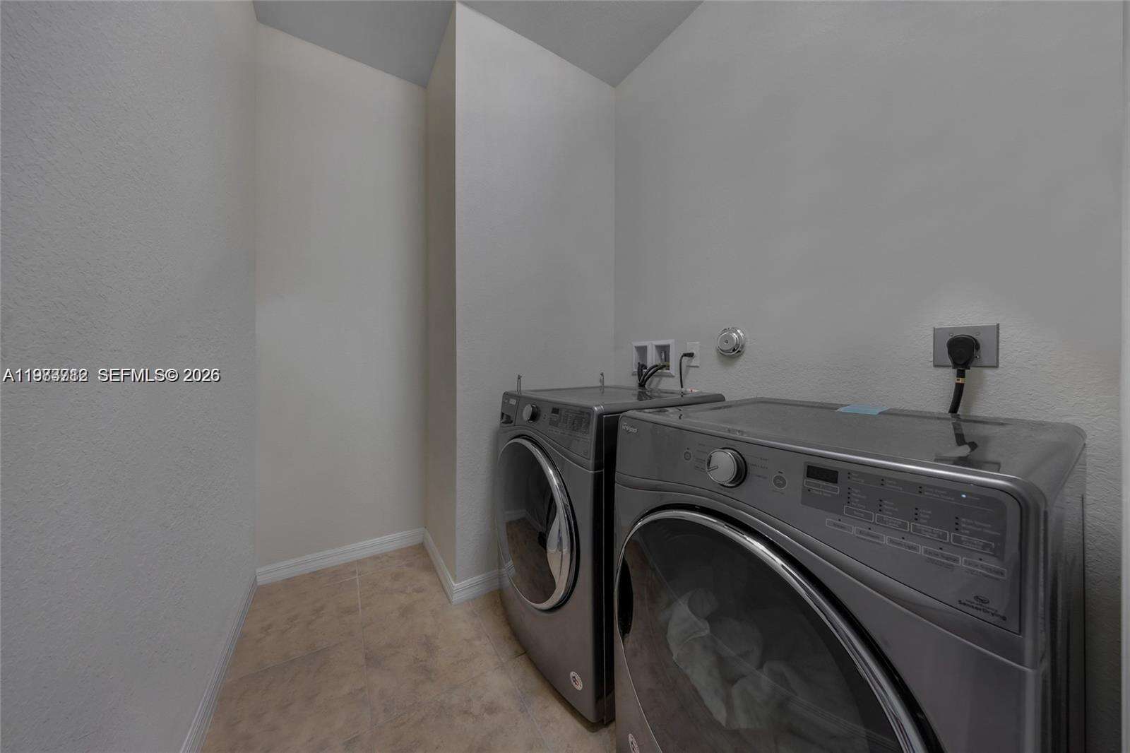 932 Banyan Dr, Hollywood, FL 33021 | Picture 22