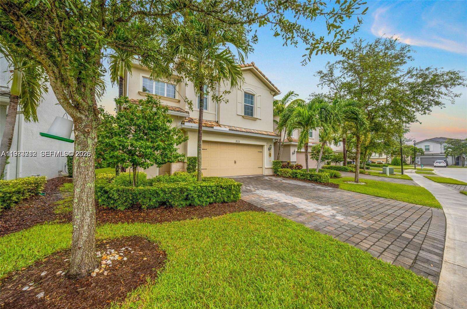 932 Banyan Dr, Hollywood, FL 33021 | Picture 31