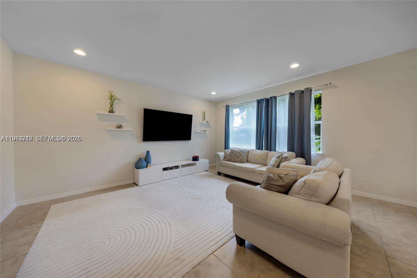 932 Banyan Dr, Hollywood, FL 33021 | Picture 6