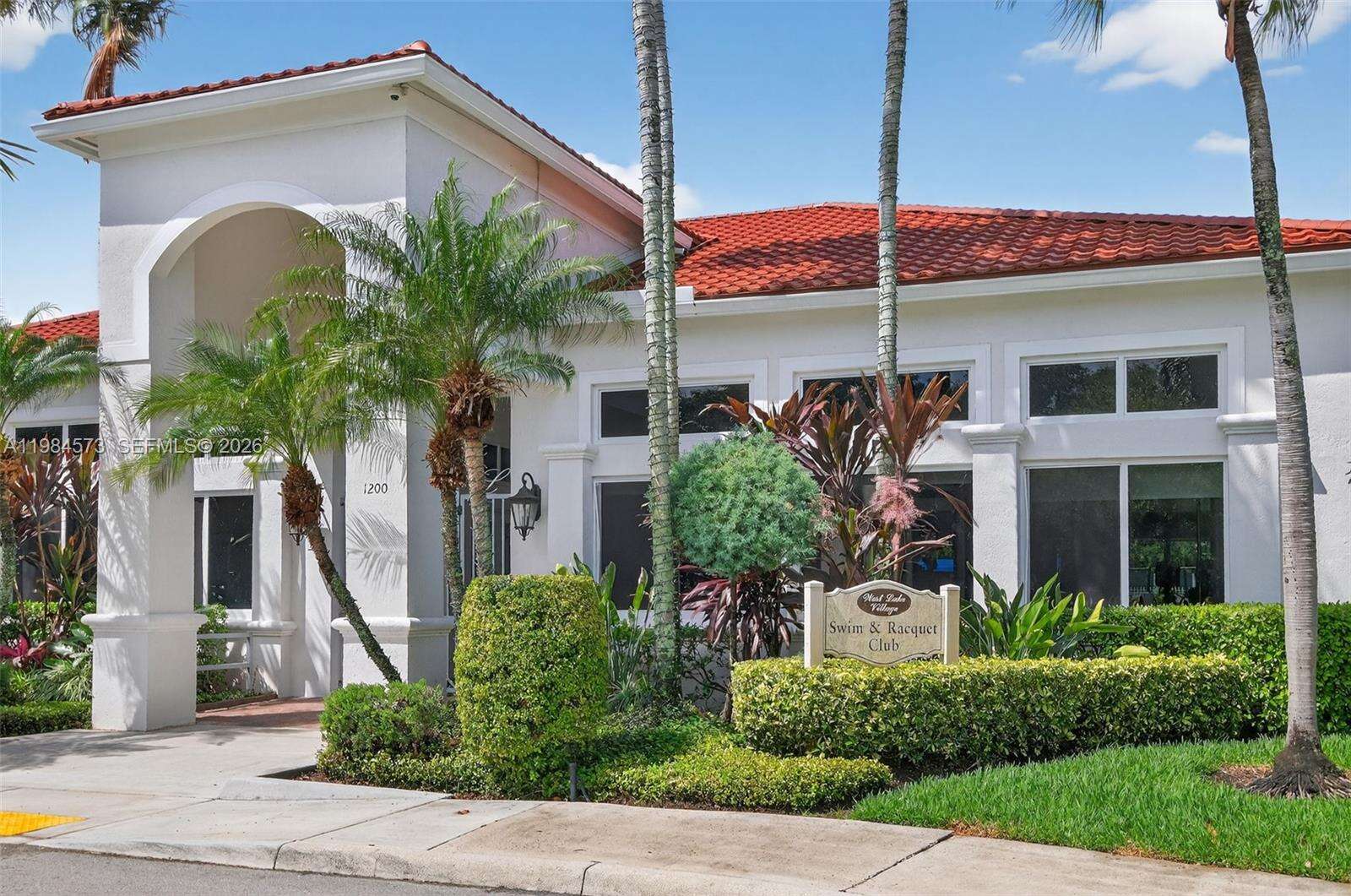 1860 Sweetbay Way, Hollywood, FL 33019 | Picture 38