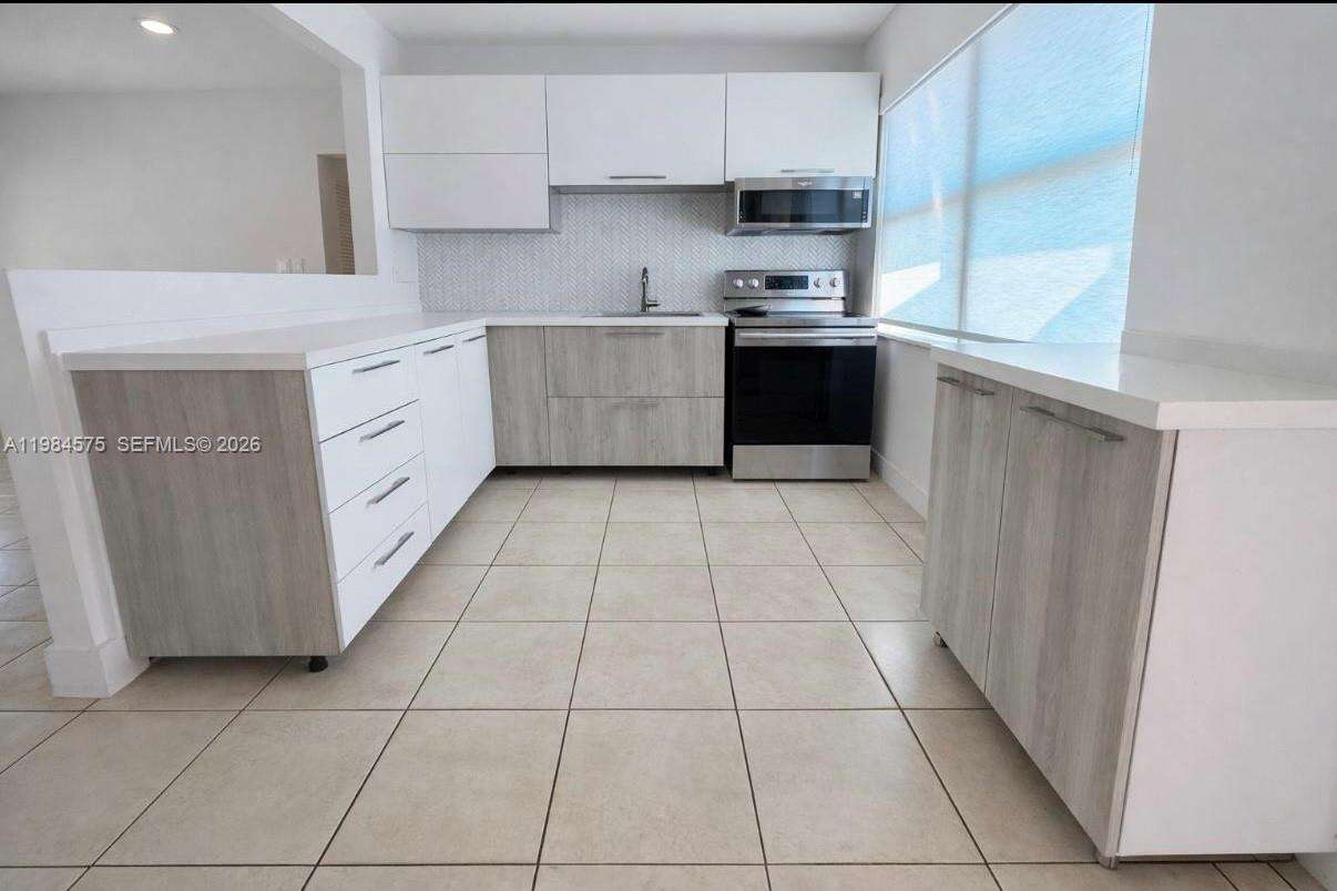 2842 Jackson St, Hollywood, FL 33020 | Picture 2