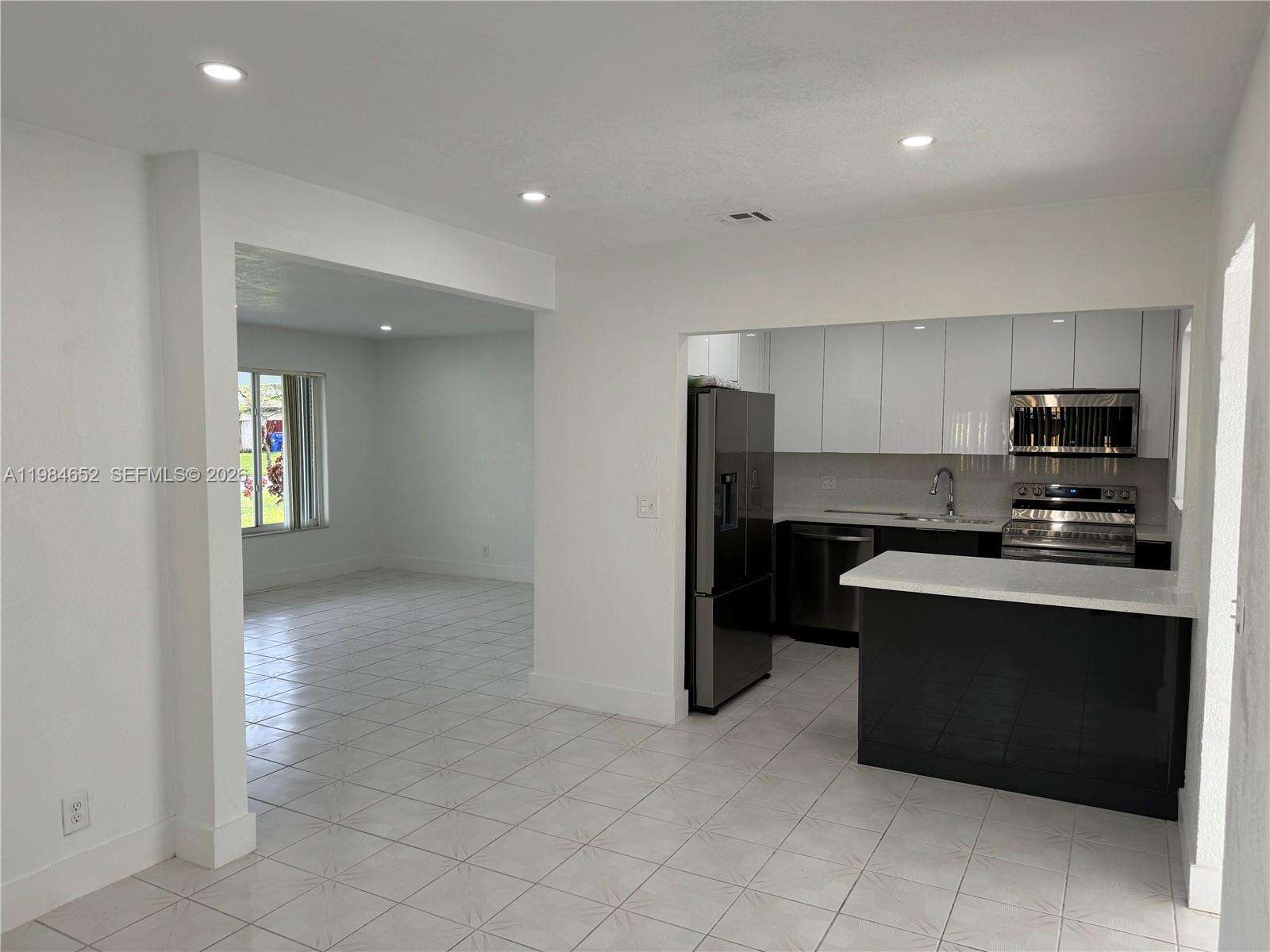 2400 57th Way, Hollywood, FL 33021 | Picture 4