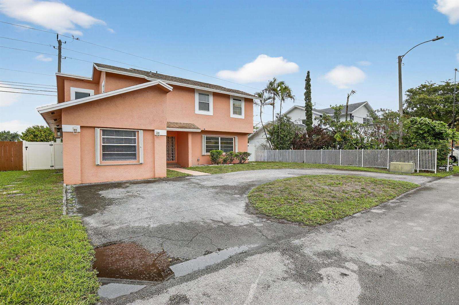 7721 42nd, Hollywood, FL 33024 - For Sale photo 4