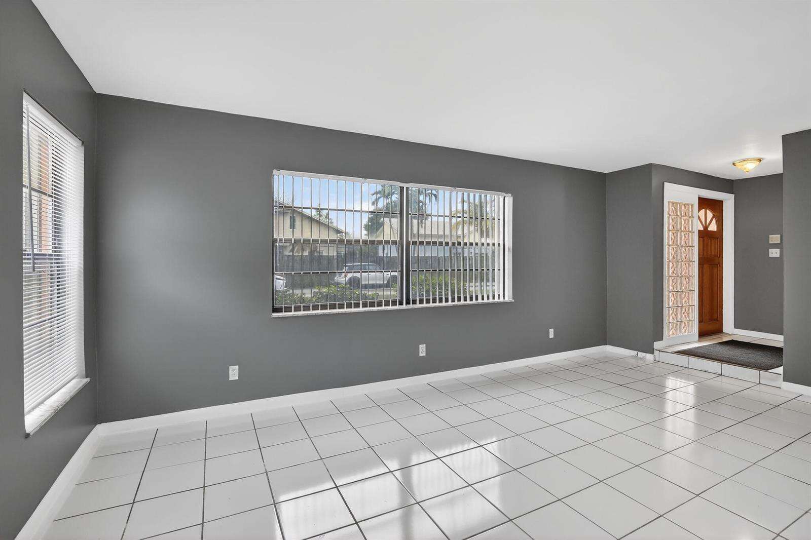 7721 42nd, Hollywood, FL 33024 - For Sale photo 9