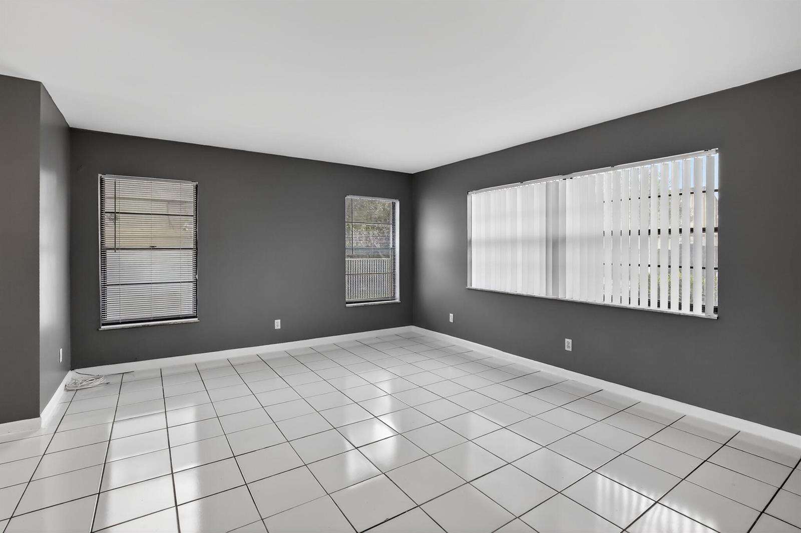7721 42nd, Hollywood, FL 33024 - For Sale photo 10