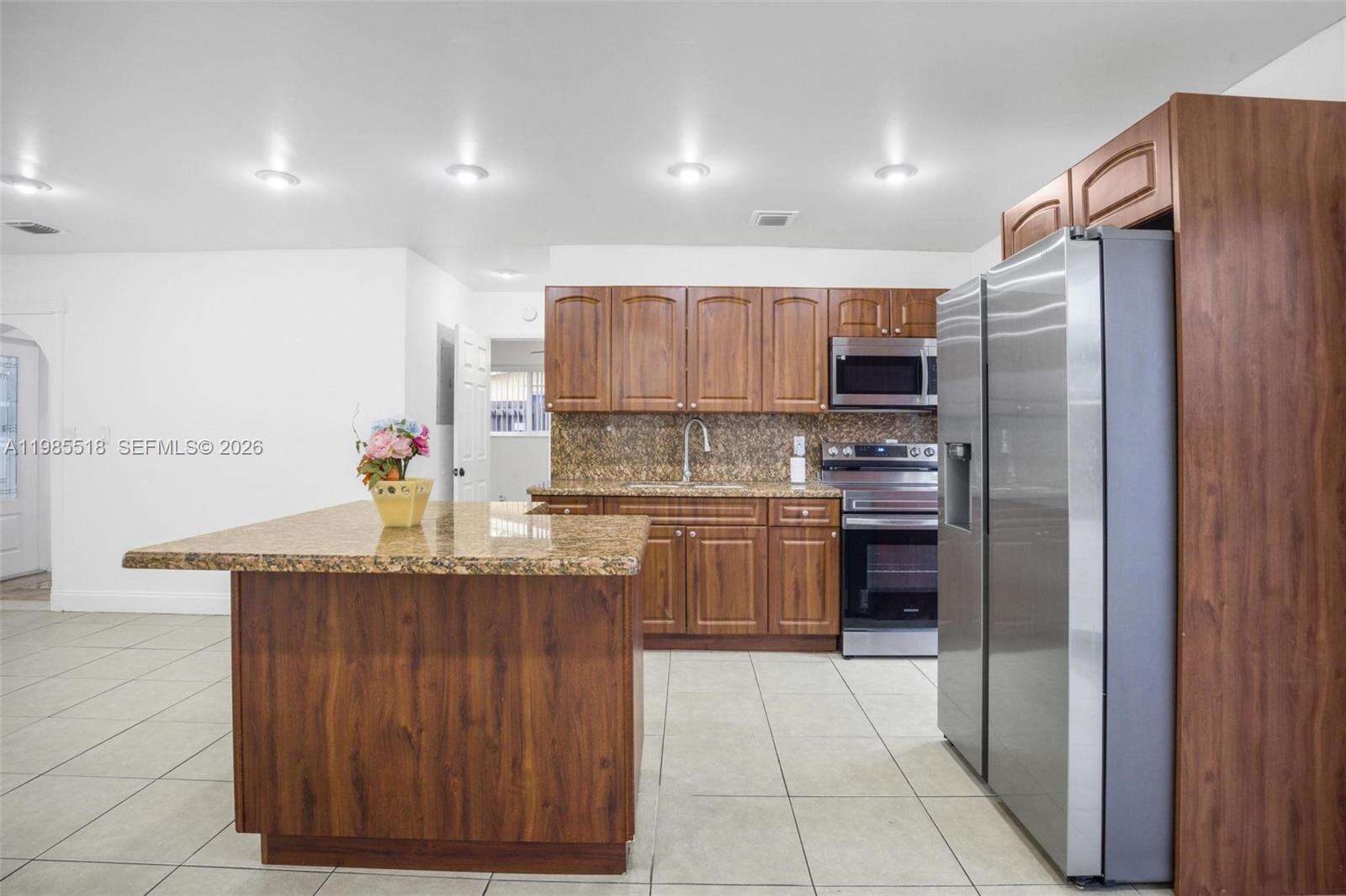 6450 Mckinley St, Hollywood, FL 33024 - For Sale photo 8