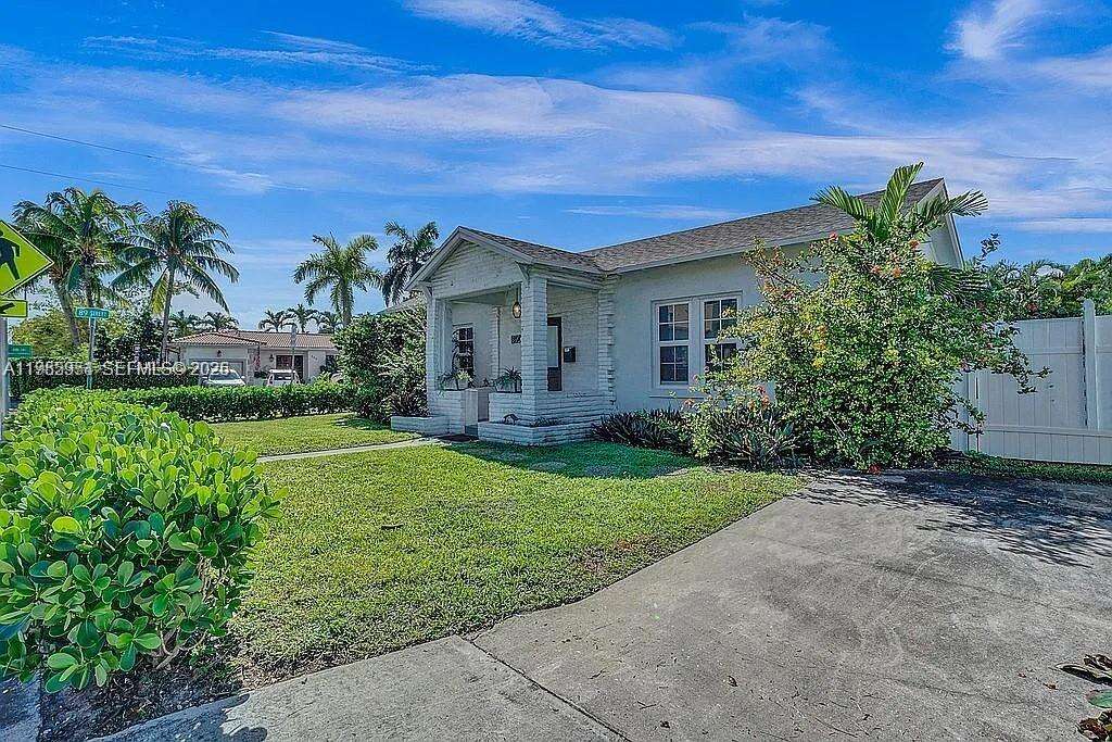 8900 Harding Ave, Surfside, FL 33154 | Picture 4