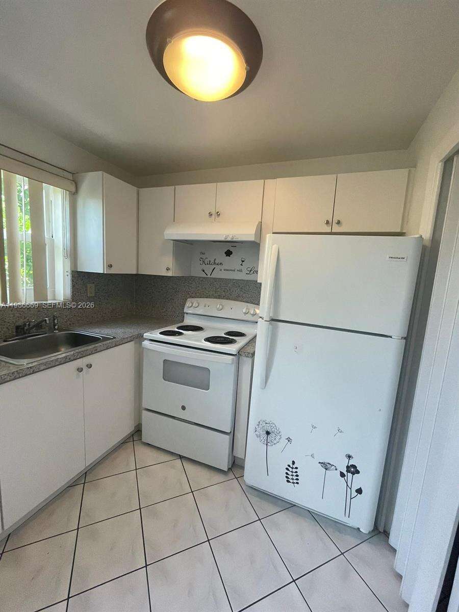2826 Van Buren St, Hollywood, FL 33020 | Picture 9