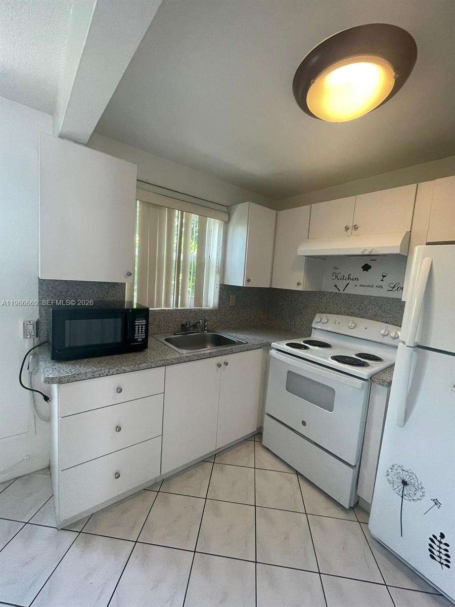 2826 Van Buren St, Hollywood, FL 33020 | Picture 10