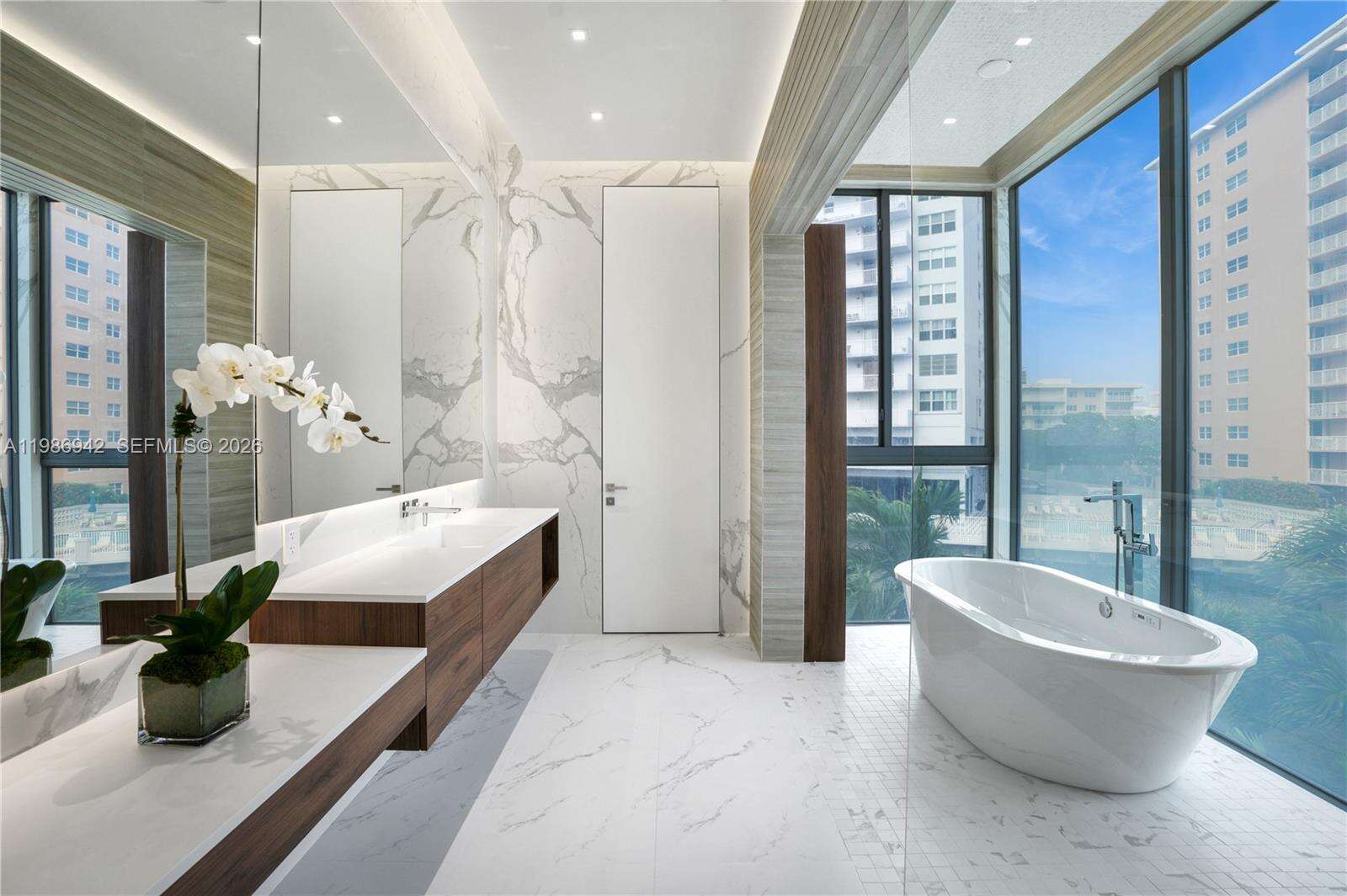 501 Palm Dr, Hallandale Beach, FL 33009 | Picture 39