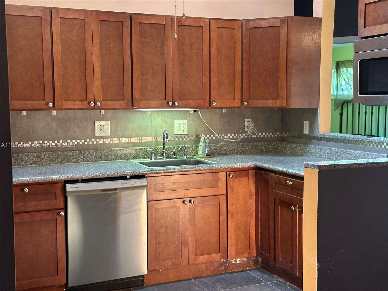 2490 Andros Ln, Fort Lauderdale, FL 33312 | Picture 13