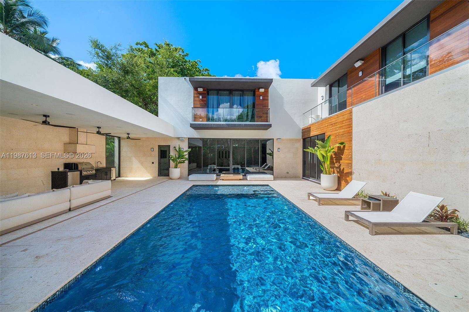 4041 Le Jeune Rd, Miami, FL 33146 - For Sale photo 1