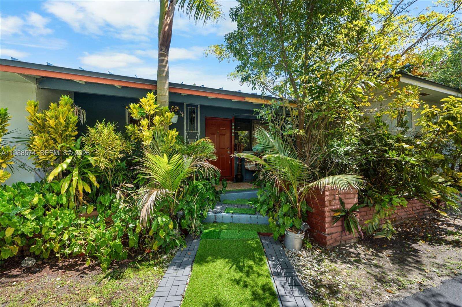 6005 64th Pl, South Miami, FL 33143 | Picture 2