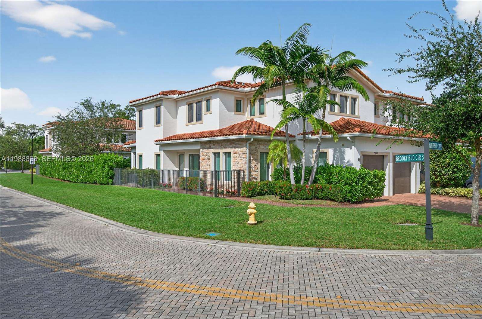 5999 Brookfield Cir E, Hollywood, FL 33312 - For Sale photo 2