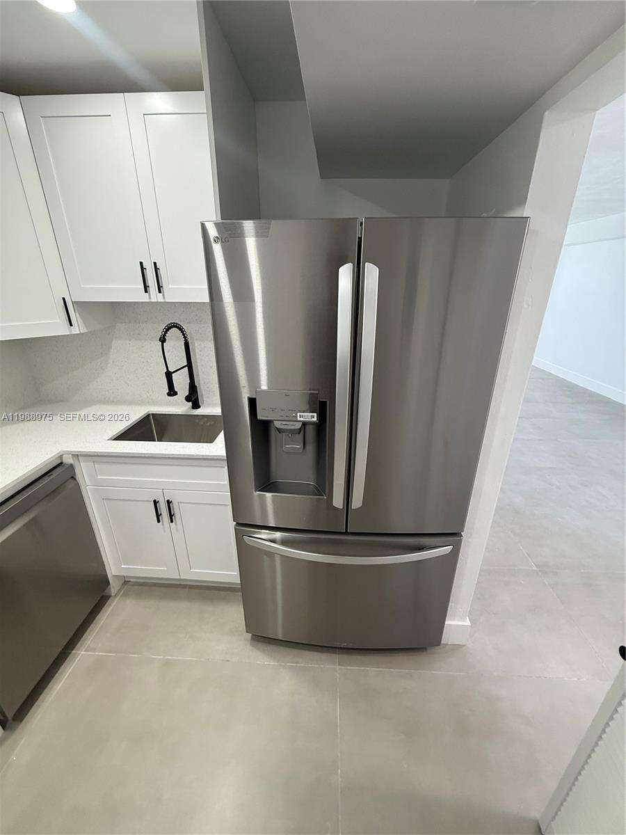 6937 Bay Dr, Miami Beach, FL 33141 | Picture 2