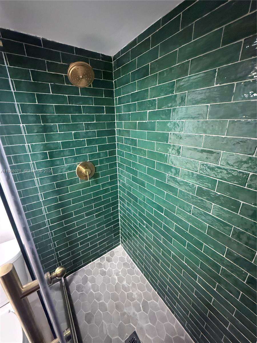 6937 Bay Dr, Miami Beach, FL 33141 | Picture 6