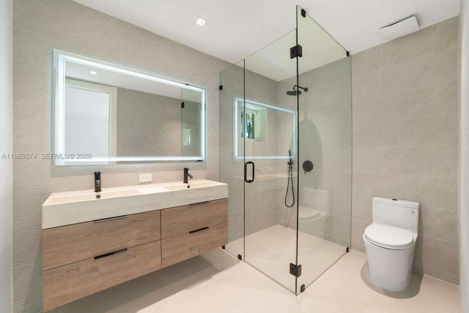 19721 23 Ave, Miami, FL 33180 | Picture 27