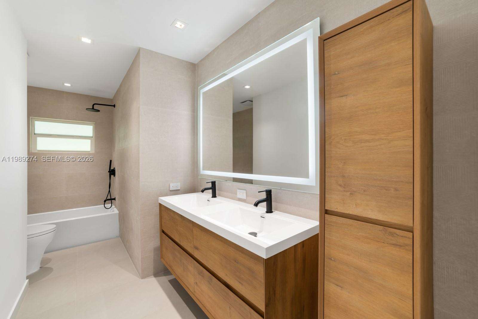 19721 23 Ave, Miami, FL 33180 | Picture 30