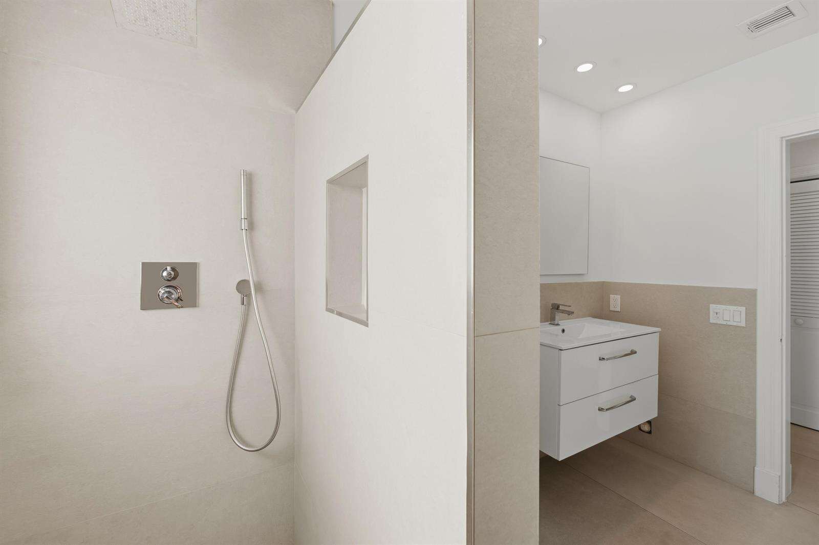 607 Intracoastal, Fort Lauderdale, FL 33304 - For Sale photo 59