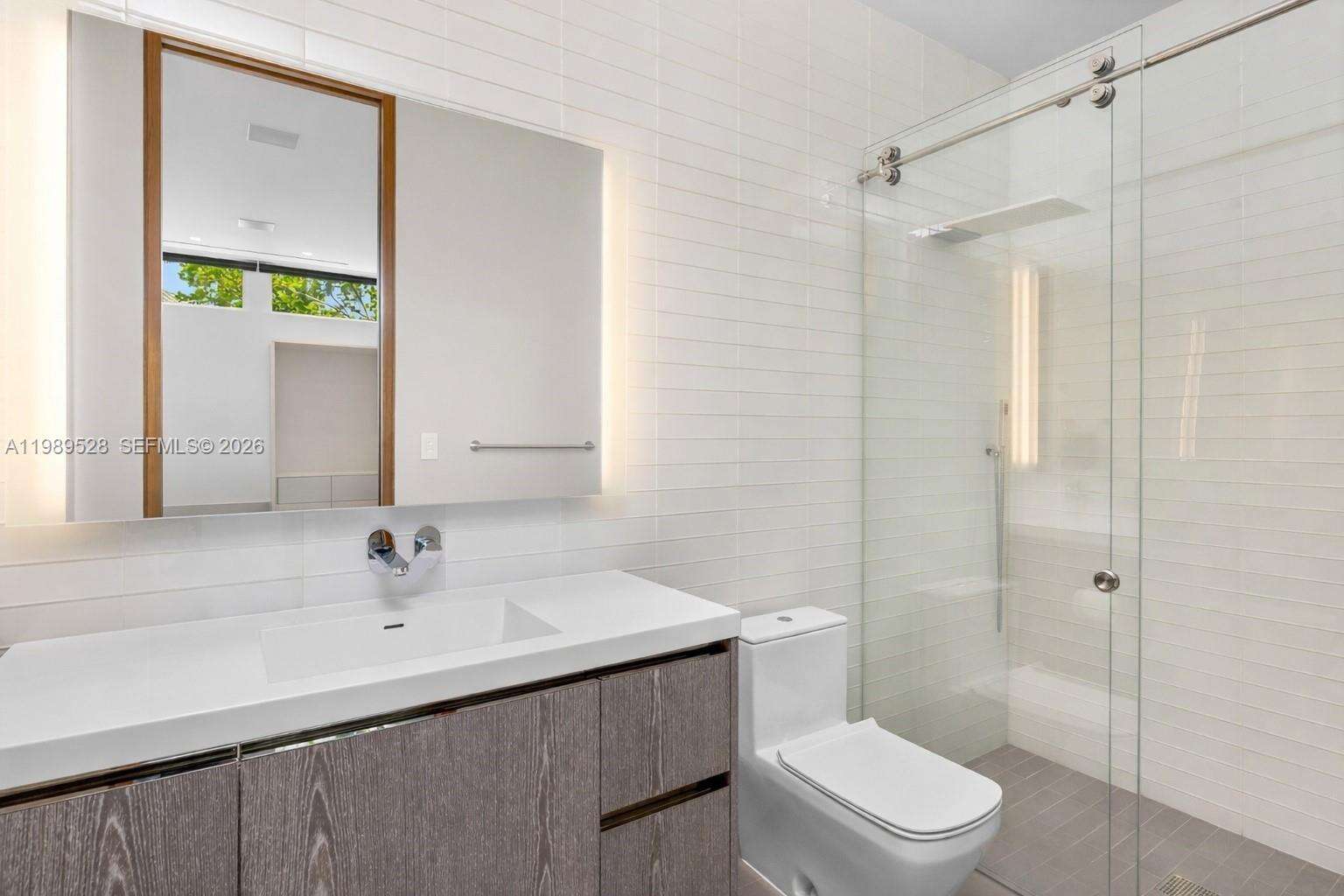 650 Royal Plaza Dr, Fort Lauderdale, FL 33301 | Picture 33