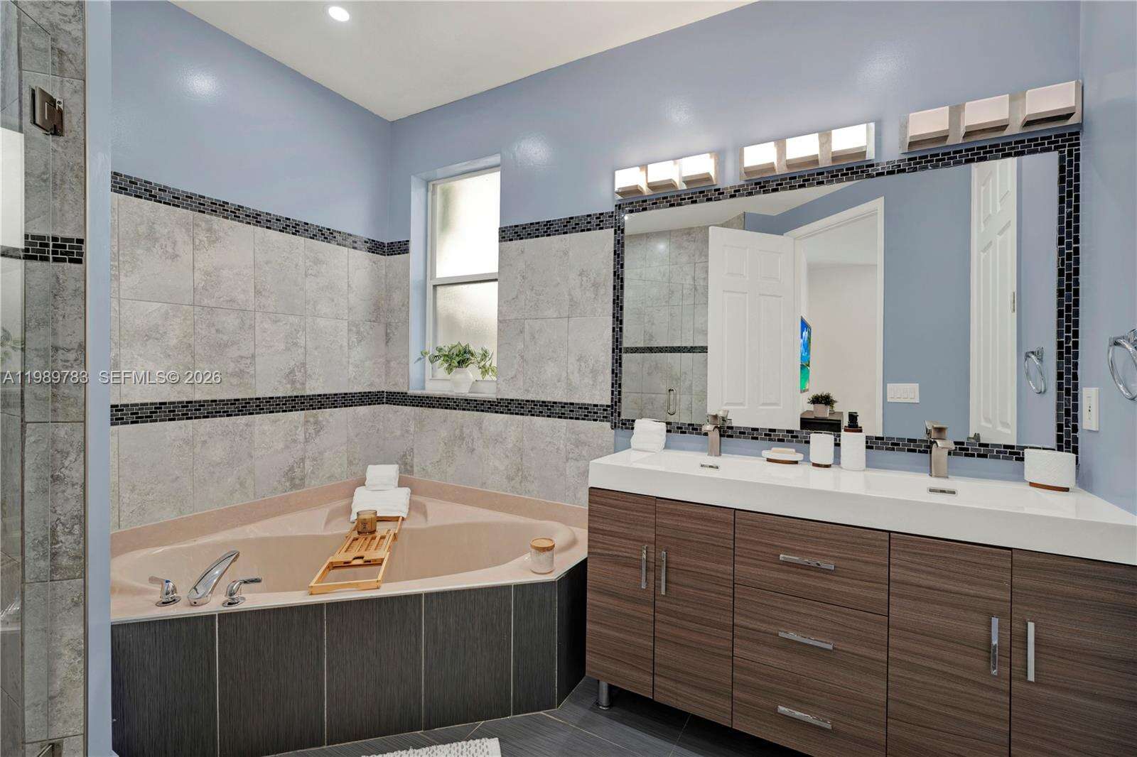 1251 Hayes St, Hollywood, FL 33019 | Picture 19