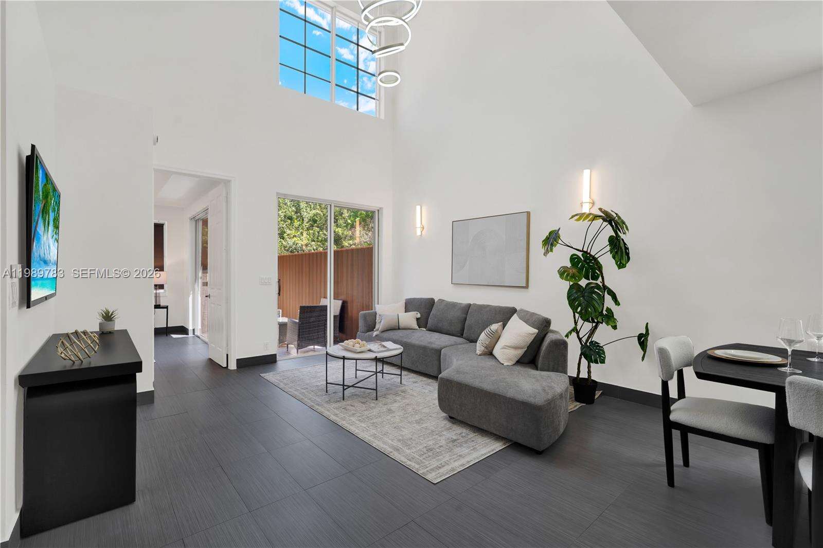 1251 Hayes St, Hollywood, FL 33019 | Picture 4