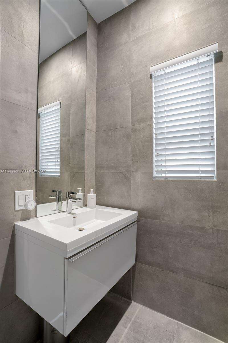 1310 Flamingo Way, Miami Beach, FL 33139 | Picture 23