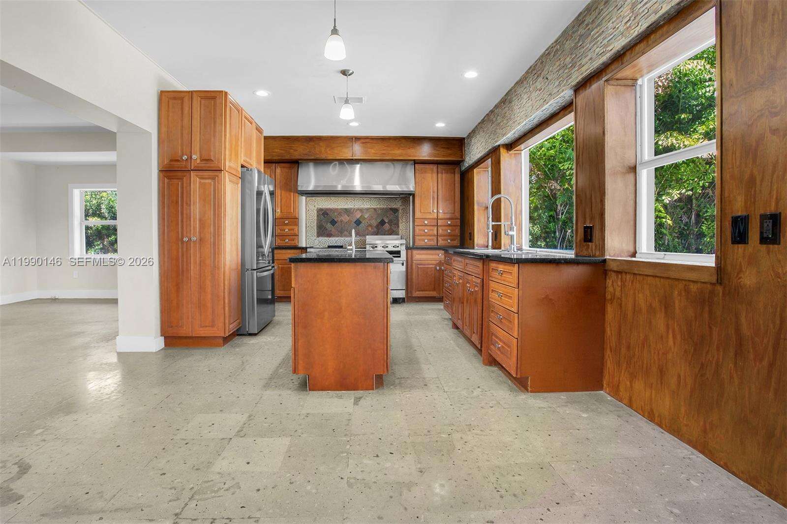 545 Shore Dr, Miami Beach, FL 33141 | Picture 37