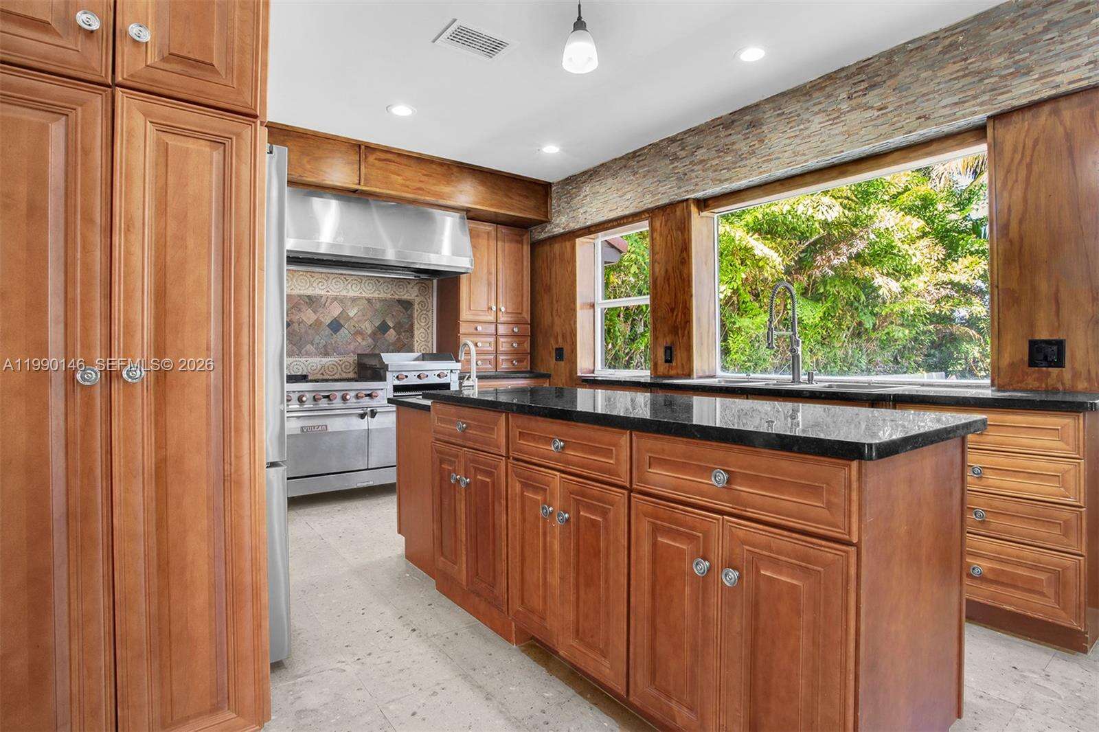 545 Shore Dr, Miami Beach, FL 33141 | Picture 40