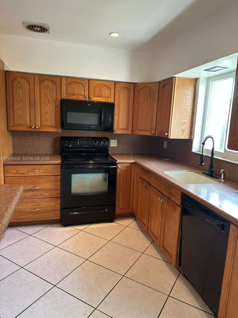 2458 Plunkett St, Hollywood, FL 33020 | Picture 6