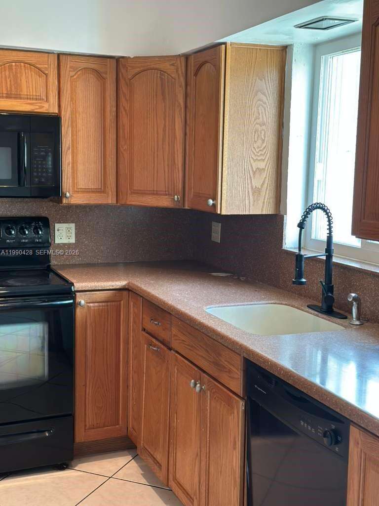 2458 Plunkett St, Hollywood, FL 33020 | Picture 7