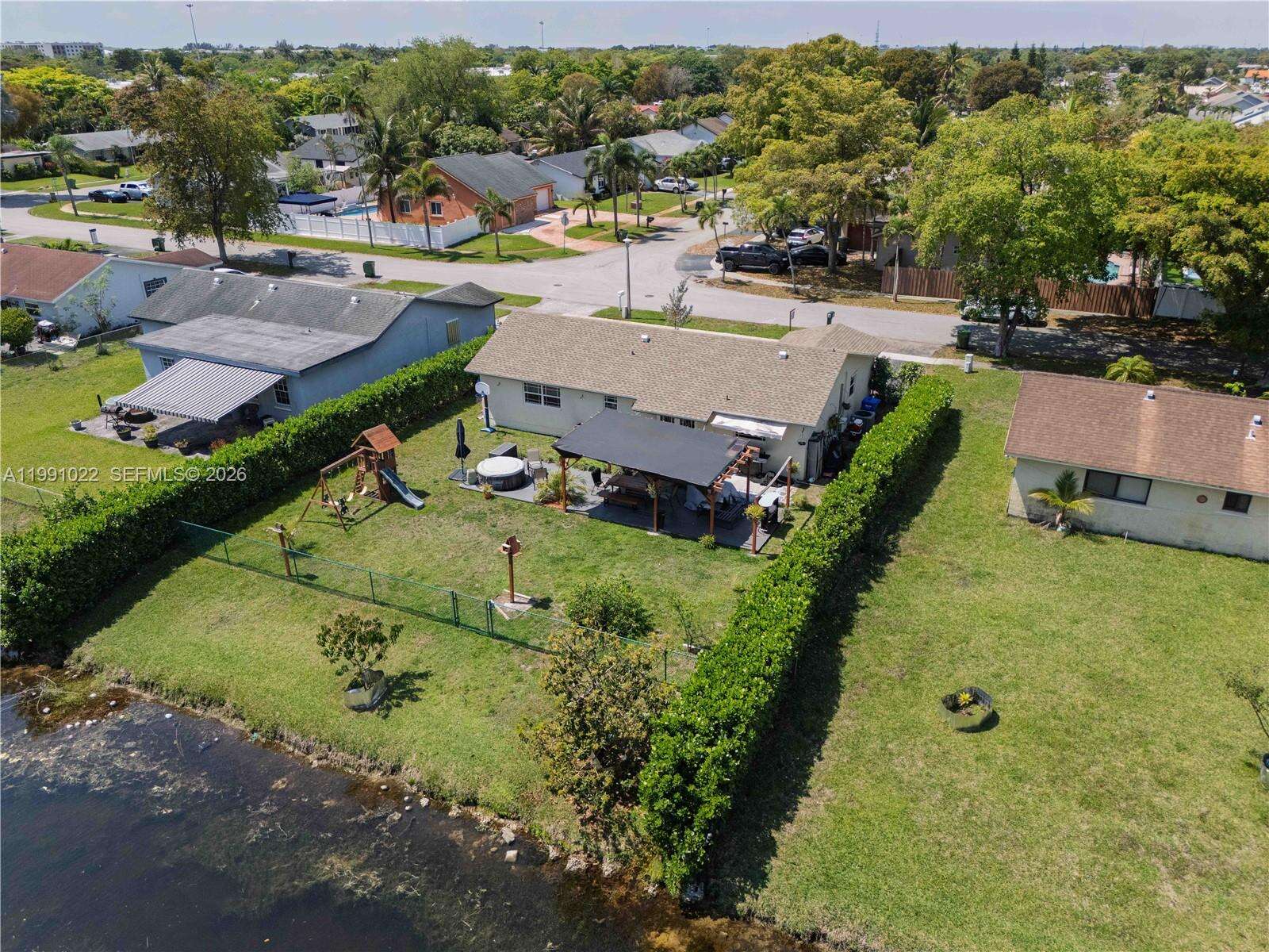 401 83rd Way, Pembroke Pines, FL 33024 - For Sale photo 22