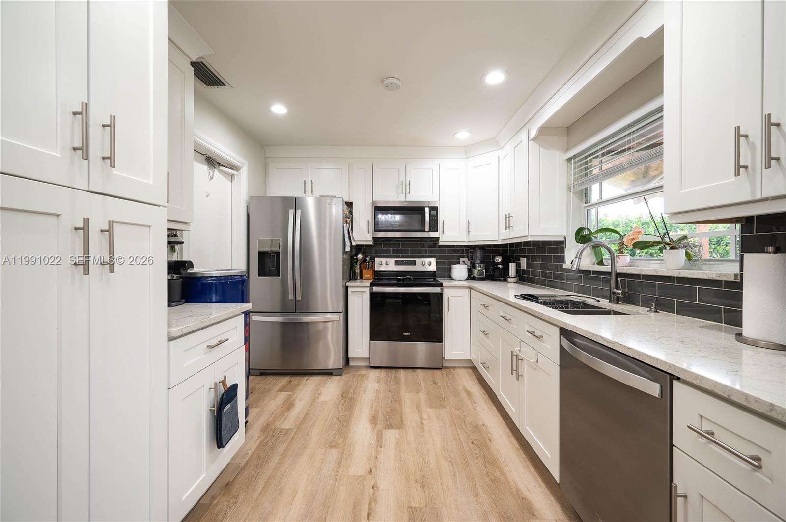 401 83rd Way, Pembroke Pines, FL 33024 - For Sale photo 5