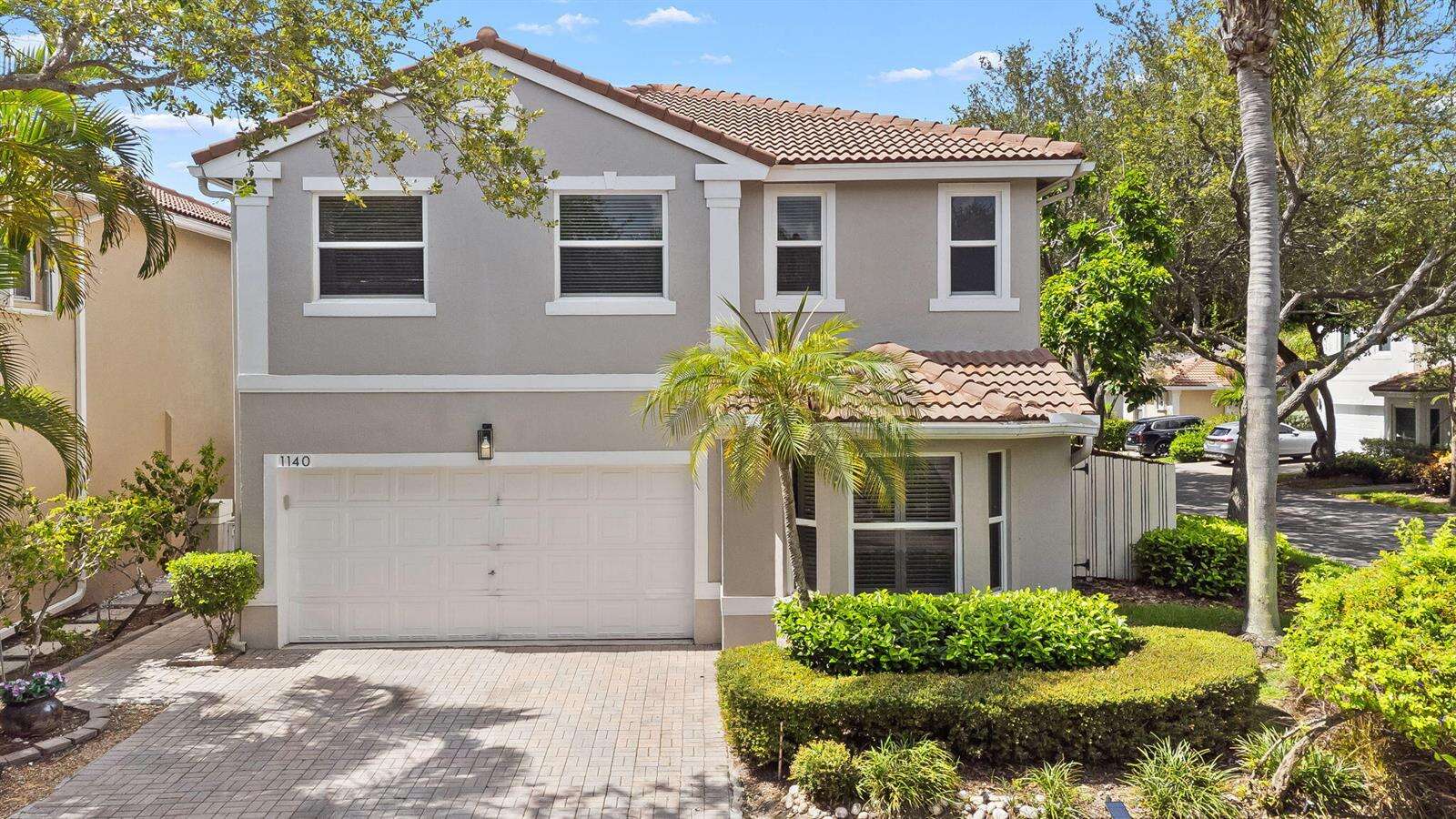 1140 Linden, Hollywood, FL 33019 - For Sale photo 2