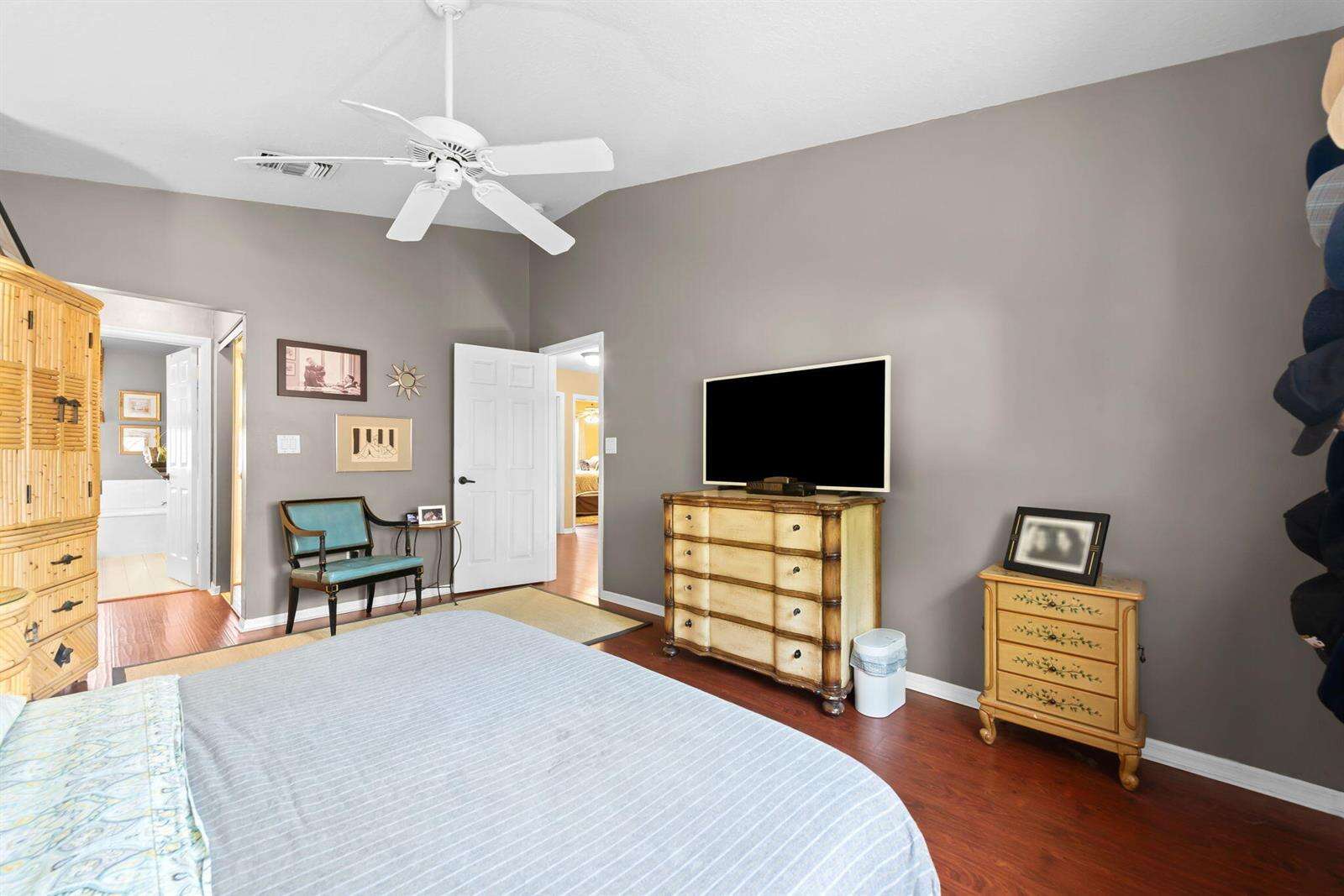 1140 Linden, Hollywood, FL 33019 - For Sale photo 17