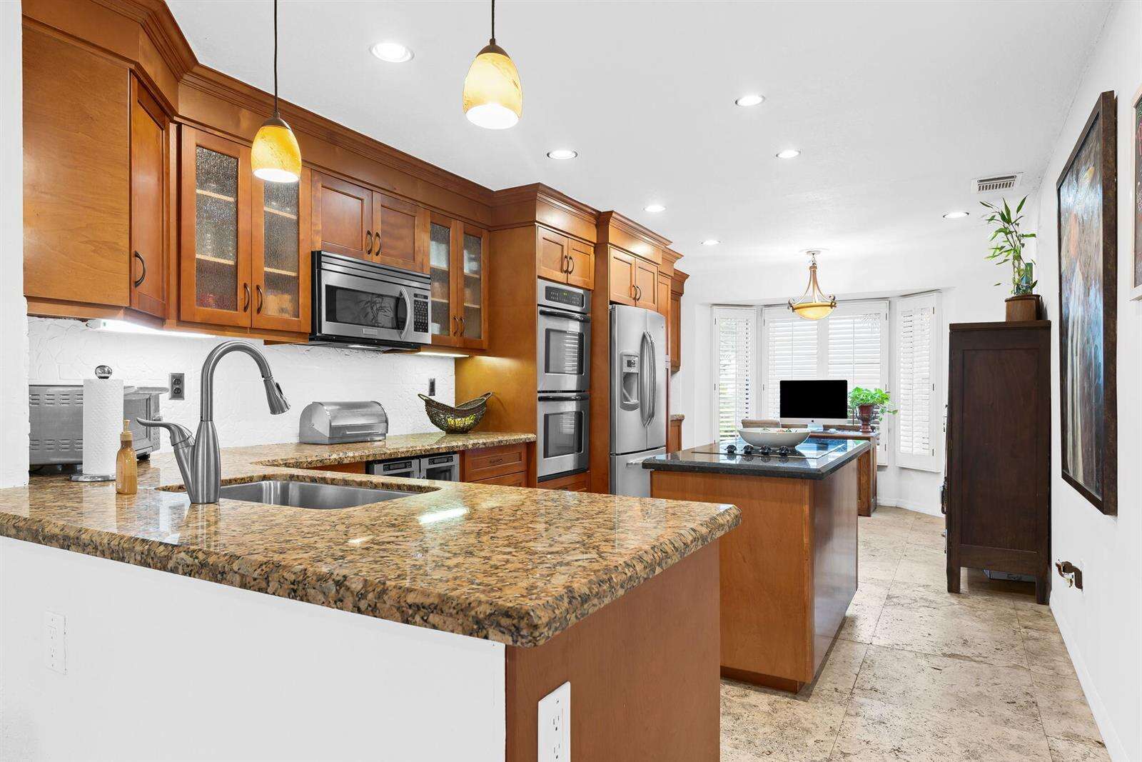 1140 Linden, Hollywood, FL 33019 - For Sale photo 10