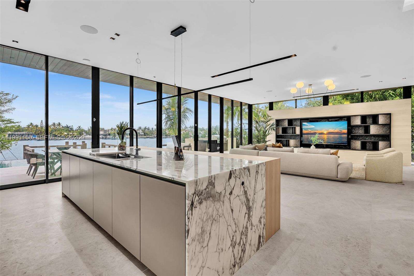 535 Shore Dr, Miami Beach, FL 33141 - For Sale photo 19