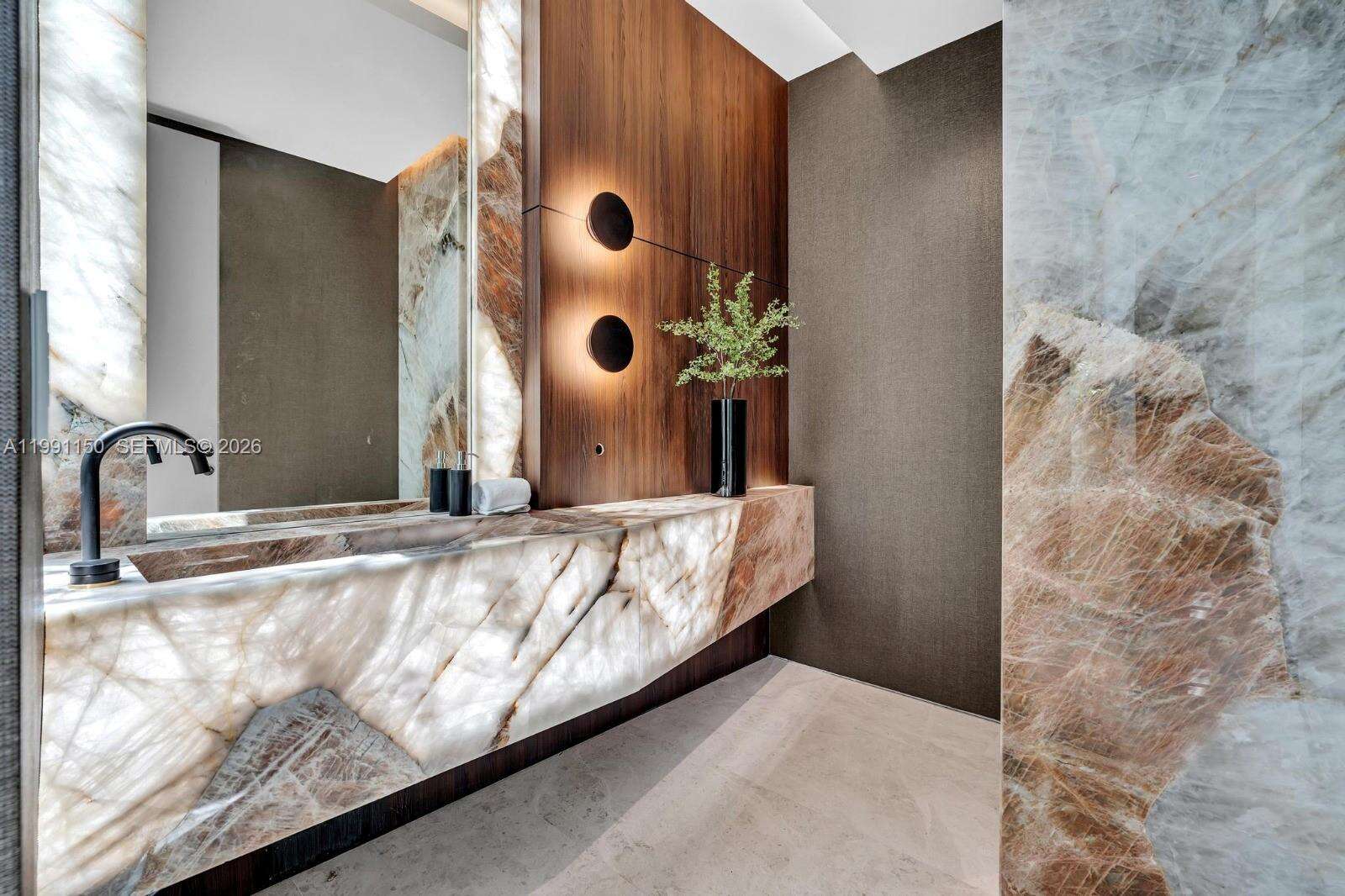 535 Shore Dr, Miami Beach, FL 33141 | Picture 3