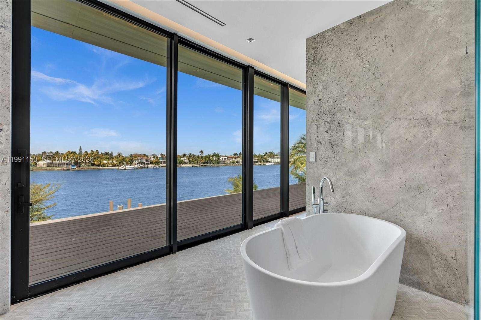 535 Shore Dr, Miami Beach, FL 33141 - For Sale photo 29