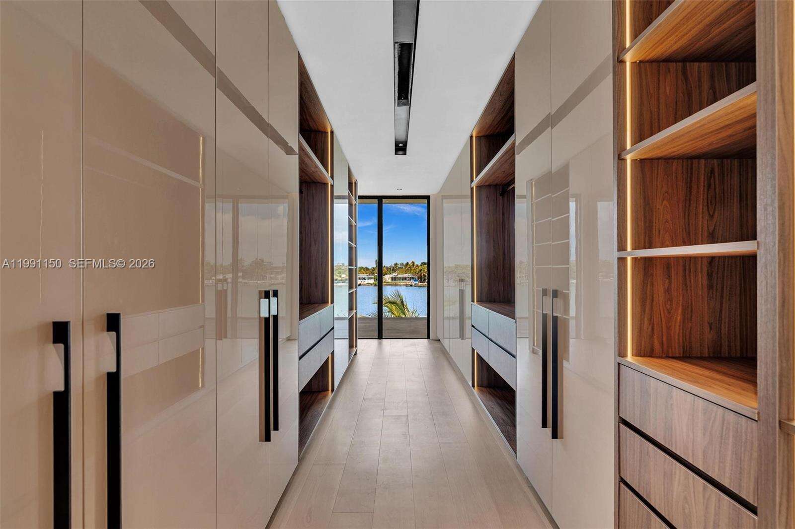 535 Shore Dr, Miami Beach, FL 33141 - For Sale photo 30