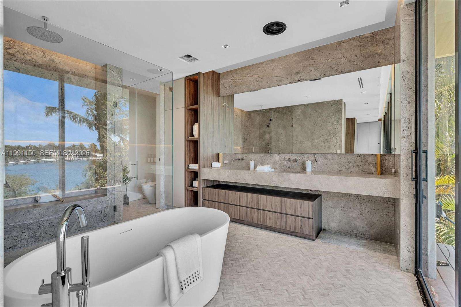 535 Shore Dr, Miami Beach, FL 33141 | Picture 8