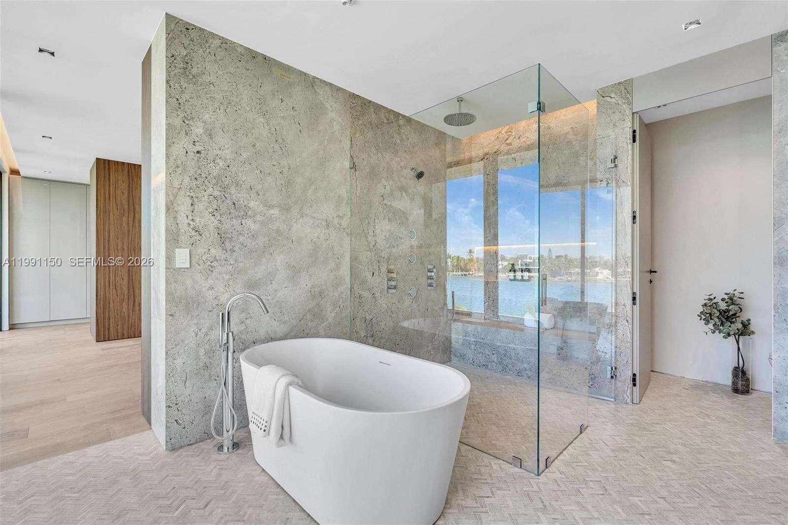 535 Shore Dr, Miami Beach, FL 33141 | Picture 10