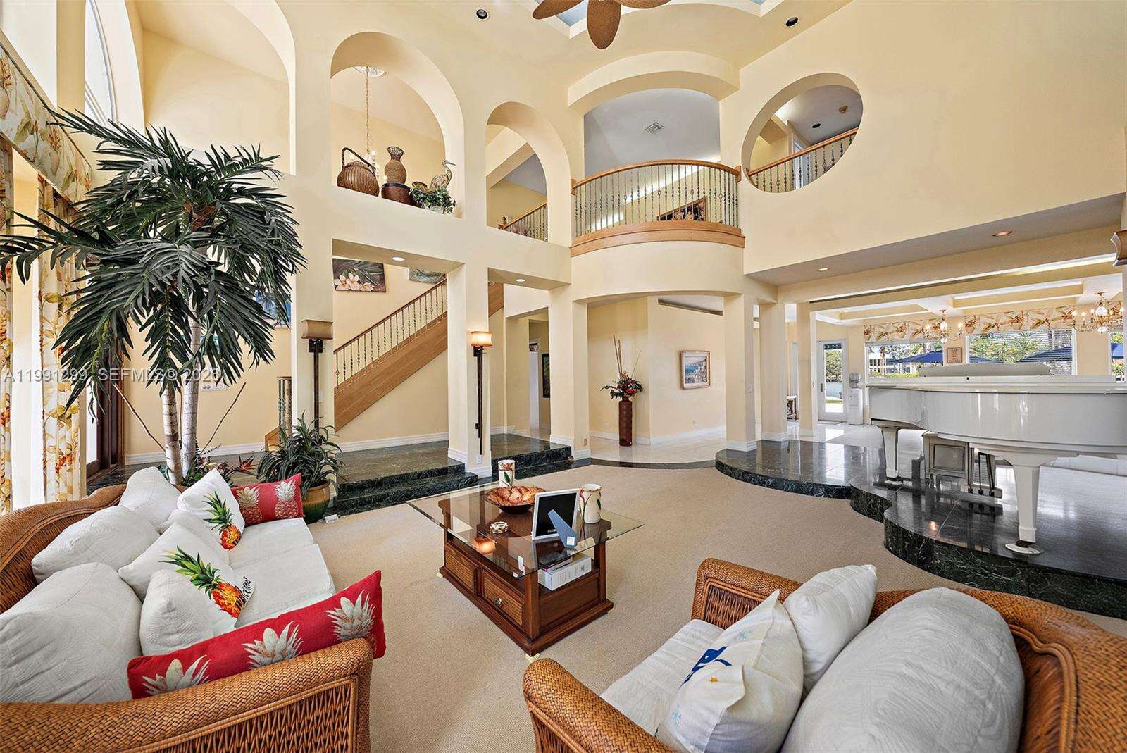 1047 Southlake Dr, Hollywood, FL 33019 | Picture 11