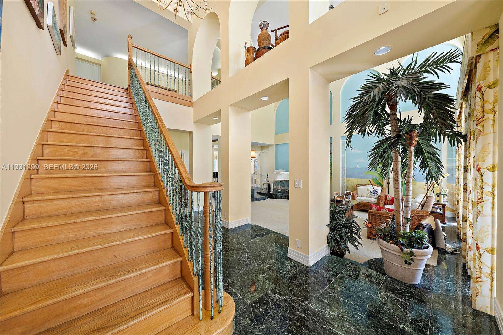 1047 Southlake Dr, Hollywood, FL 33019 | Picture 10