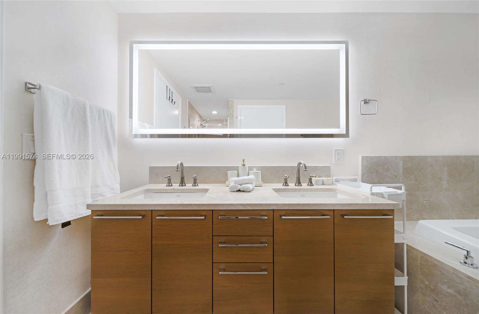 17001 Collins Ave, Sunny Isles Beach, FL 33160 | Picture 17