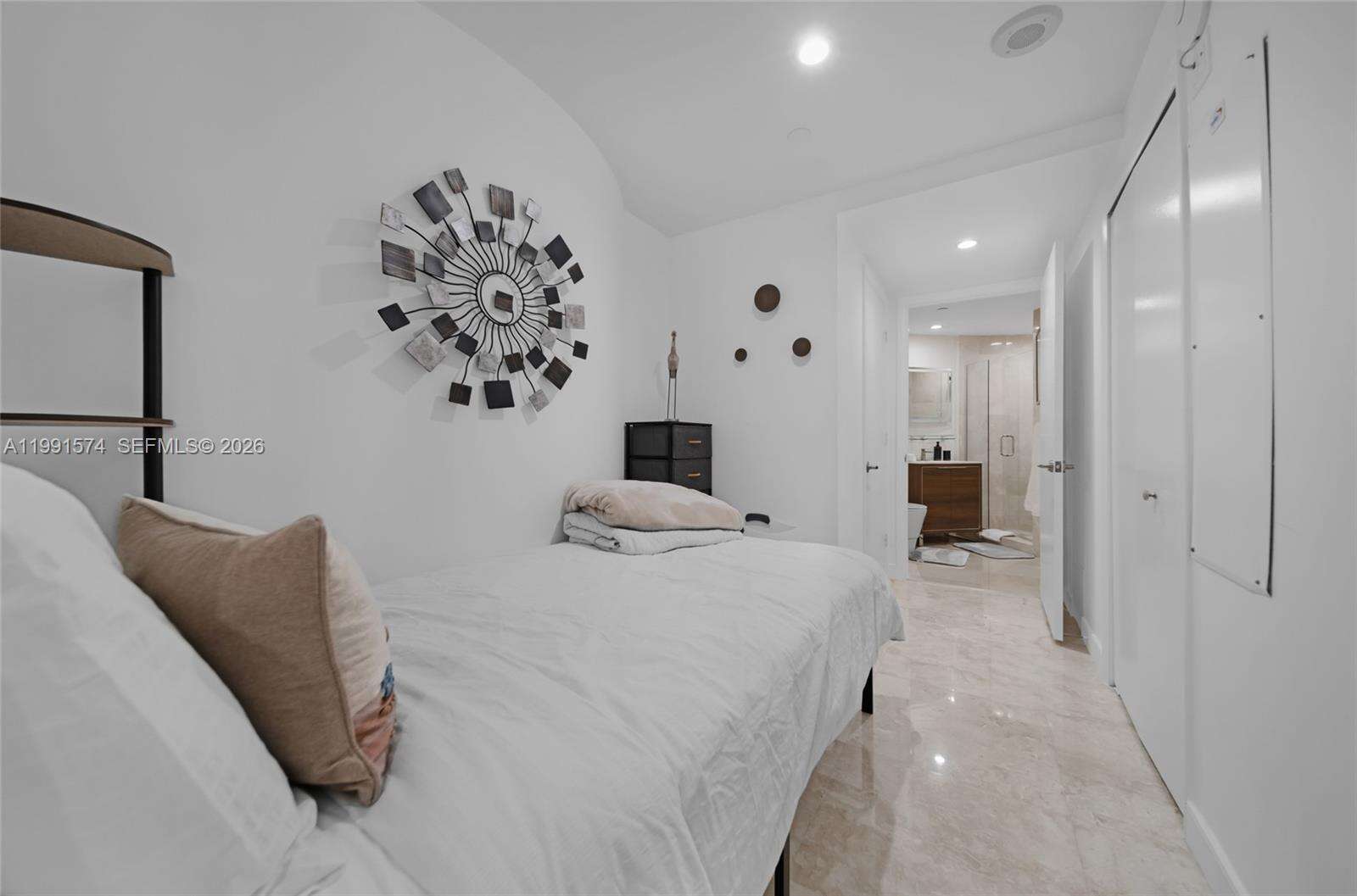 17001 Collins Ave, Sunny Isles Beach, FL 33160 | Picture 18