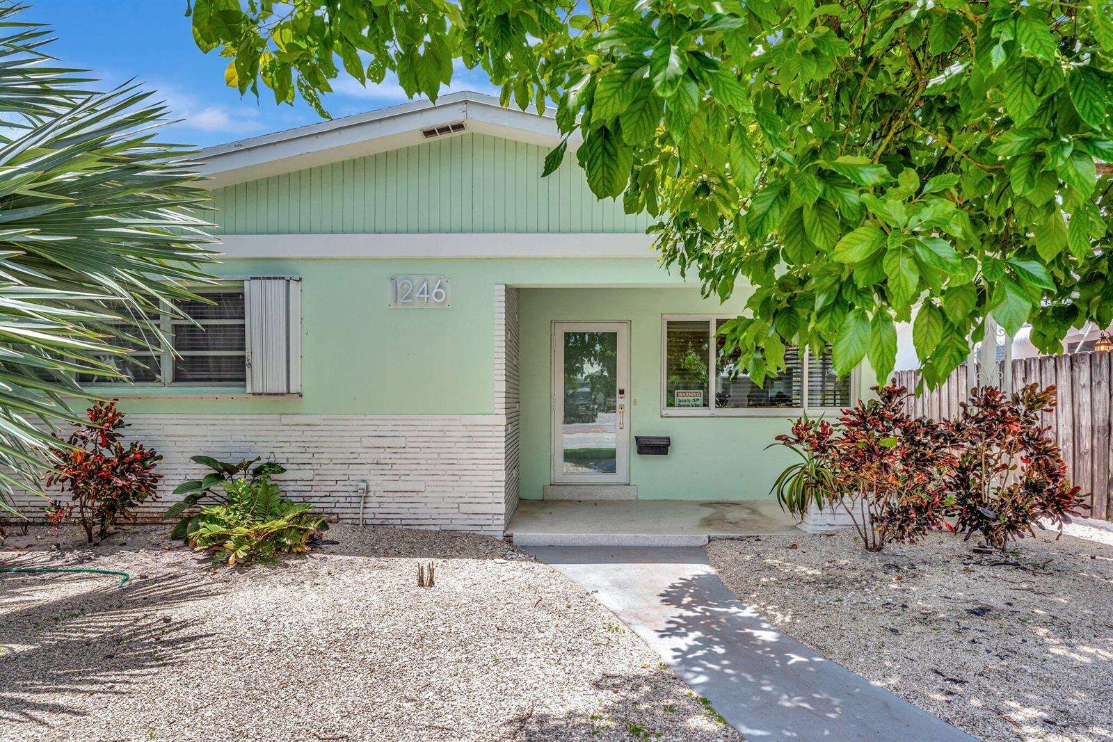 1246 Johnson, Hollywood, FL 33019 - For Sale photo 2