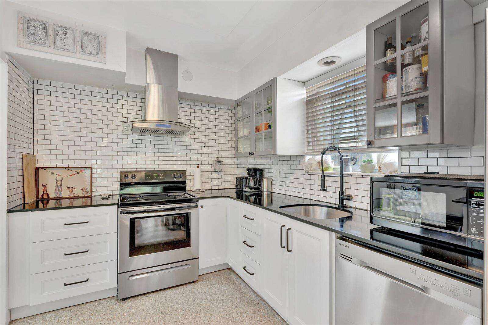1246 Johnson, Hollywood, FL 33019 - For Sale photo 14