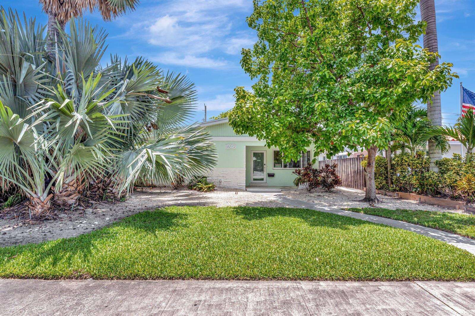1246 Johnson, Hollywood, FL 33019 - For Sale photo 3