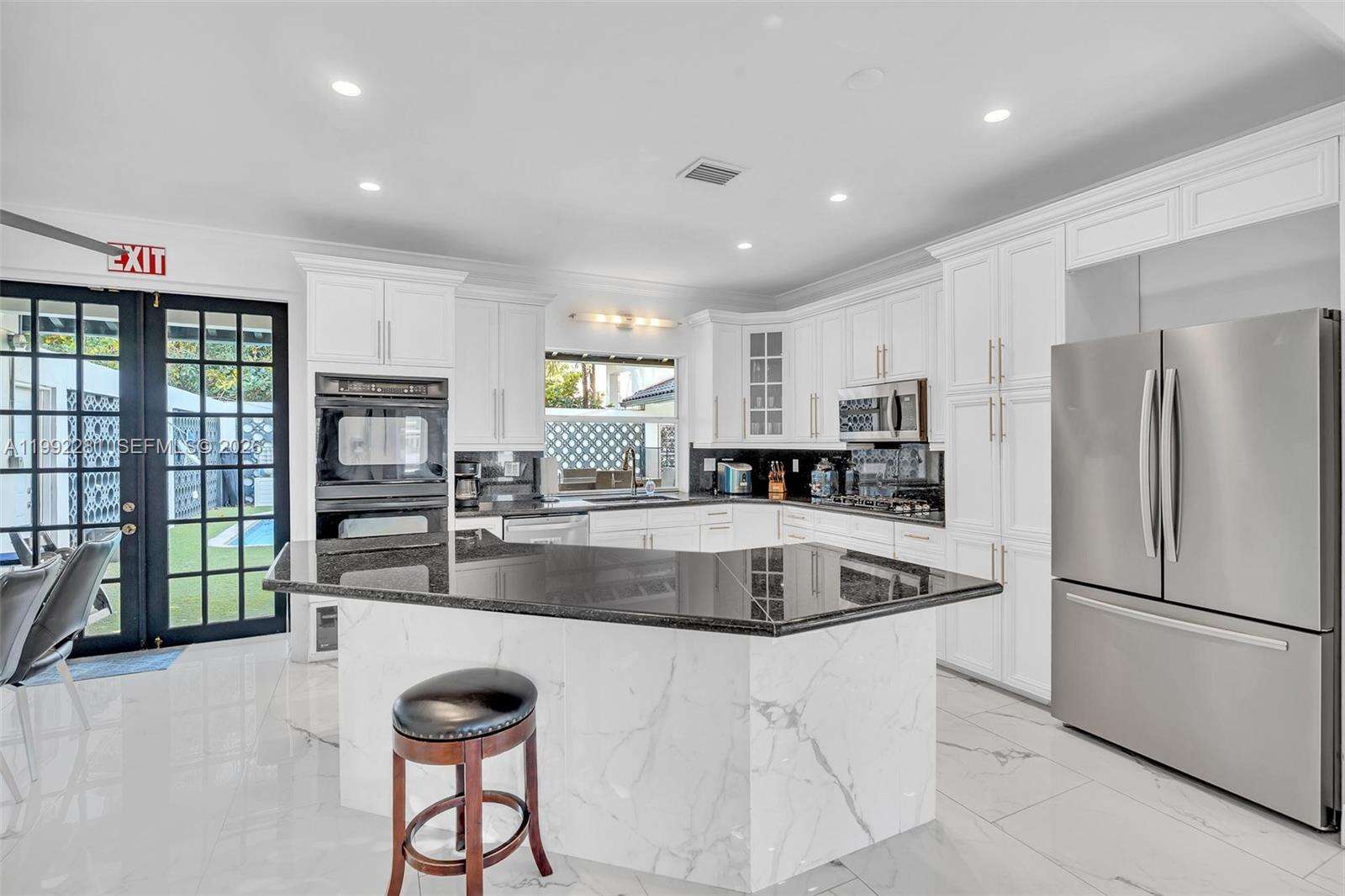 472 Sunset Dr, Hallandale Beach, FL 33009 | Picture 11